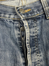 Lade das Bild in den Galerie-Viewer, vintage Lacoste jeans Lacoste
