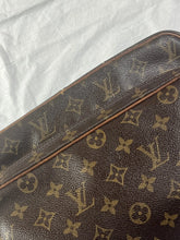 Lade das Bild in den Galerie-Viewer, vintage Louis Vuitton sling bag Louis Vuitton
