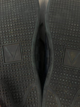 Cargar imagen en el visor de la galería, vintage Louis Vuitton sneaker Louis Vuitton
