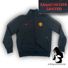 Cargar imagen en el visor de la galería, vintage Nike Manchester United trackjacket Nike
