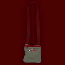 Lade das Bild in den Galerie-Viewer, vintage Prada Luna Rossa slingbag Prada
