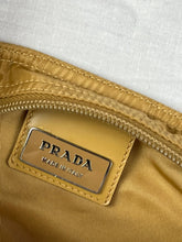 Carica l&#39;immagine nel visualizzatore di Gallery, vintage Prada sling bag Prada
