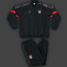 Carica l&#39;immagine nel visualizzatore di Gallery, vintage Adidas Fc Bayern Munich UCL tracksuit {XL} - 439sportswear
