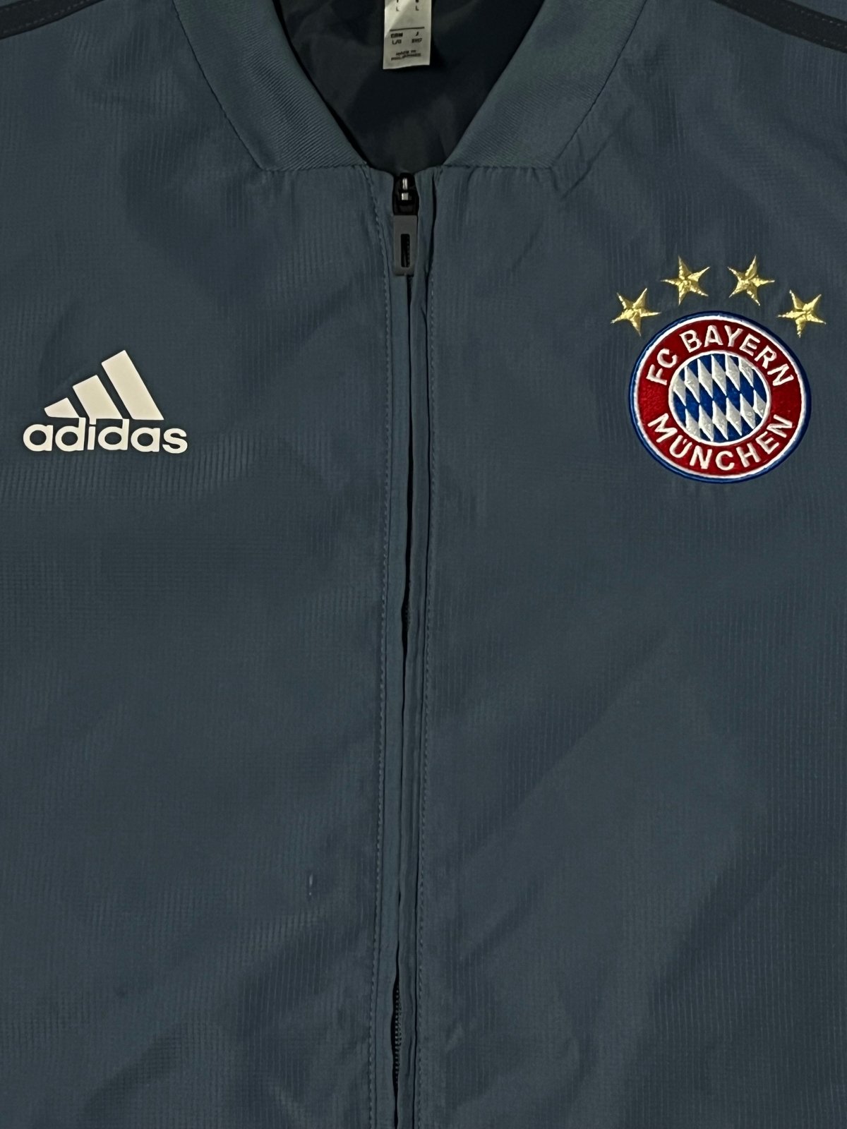 vintage Adidas Fc Bayern Munich windbreaker {L} - 439sportswear