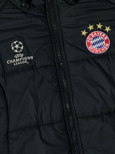 Carica l&#39;immagine nel visualizzatore di Gallery, vintage Adidas Fc Bayern Munich winterjacket {M} - 439sportswear
