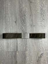 Carregar imagem no visualizador da galeria, vintage reversible Fendi belt Fendi
